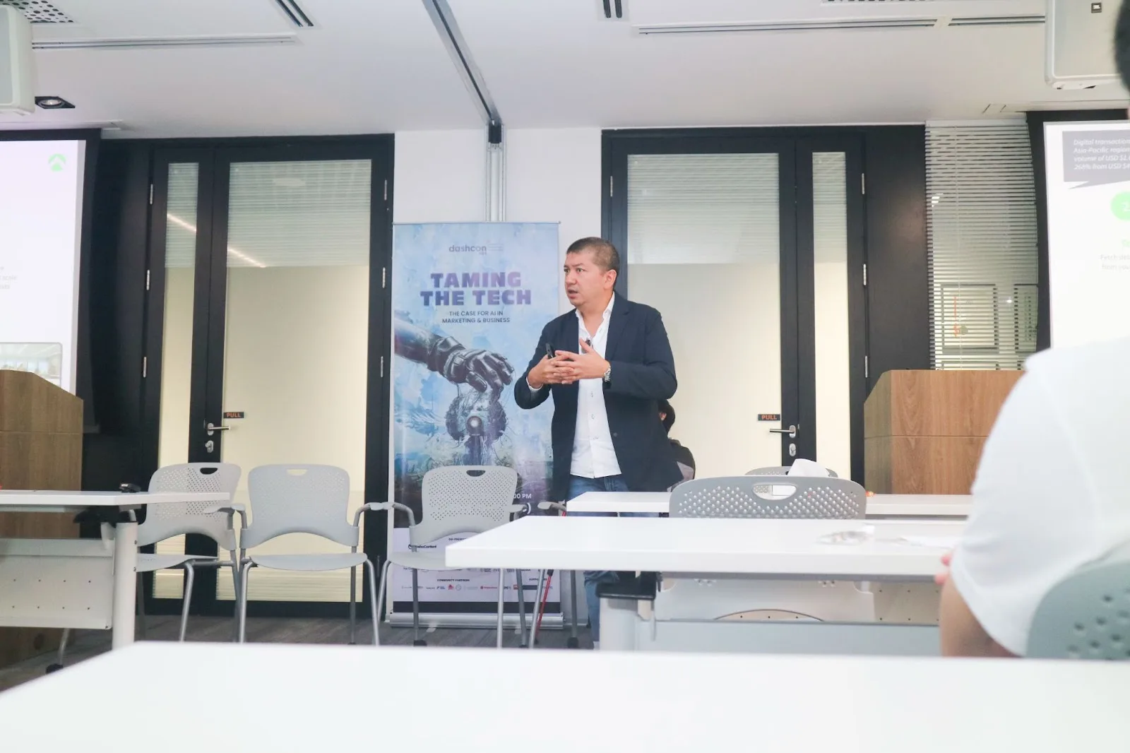 Miguel Warren of Aspire speaking on AI in finance at dashcon 2024